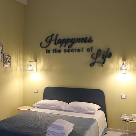 Happynesshouse_Locazione Turistica Lägenhet Trani Exteriör bild
