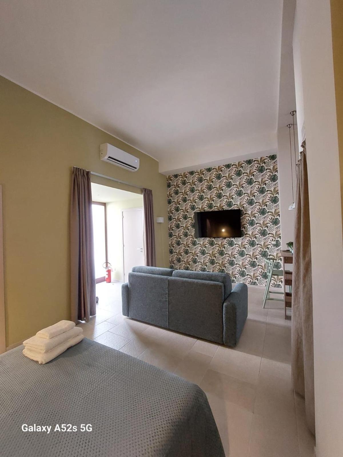 Happynesshouse_Locazione Turistica Lägenhet Trani Exteriör bild